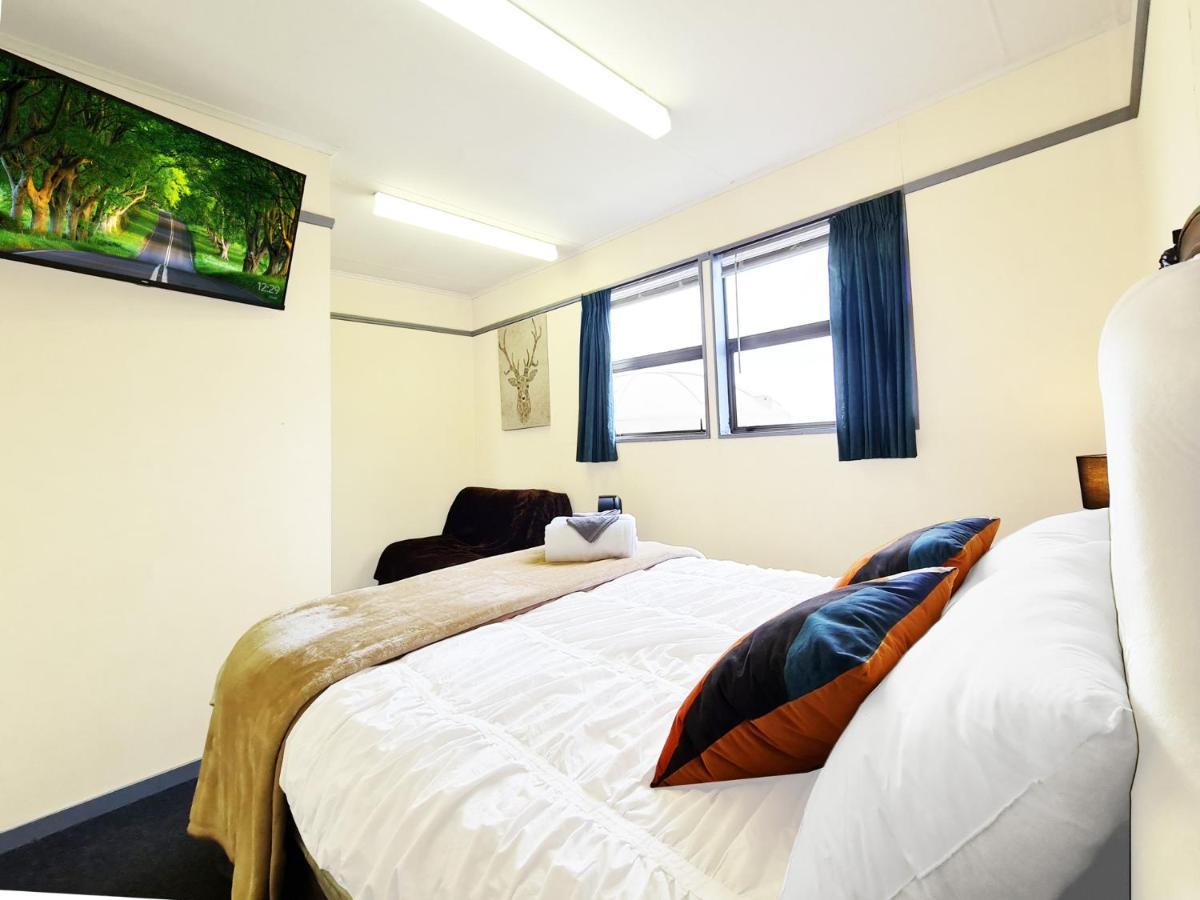 Rarakau Lodge Tuatapere Екстер'єр фото