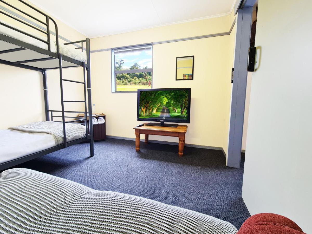 Rarakau Lodge Tuatapere Екстер'єр фото