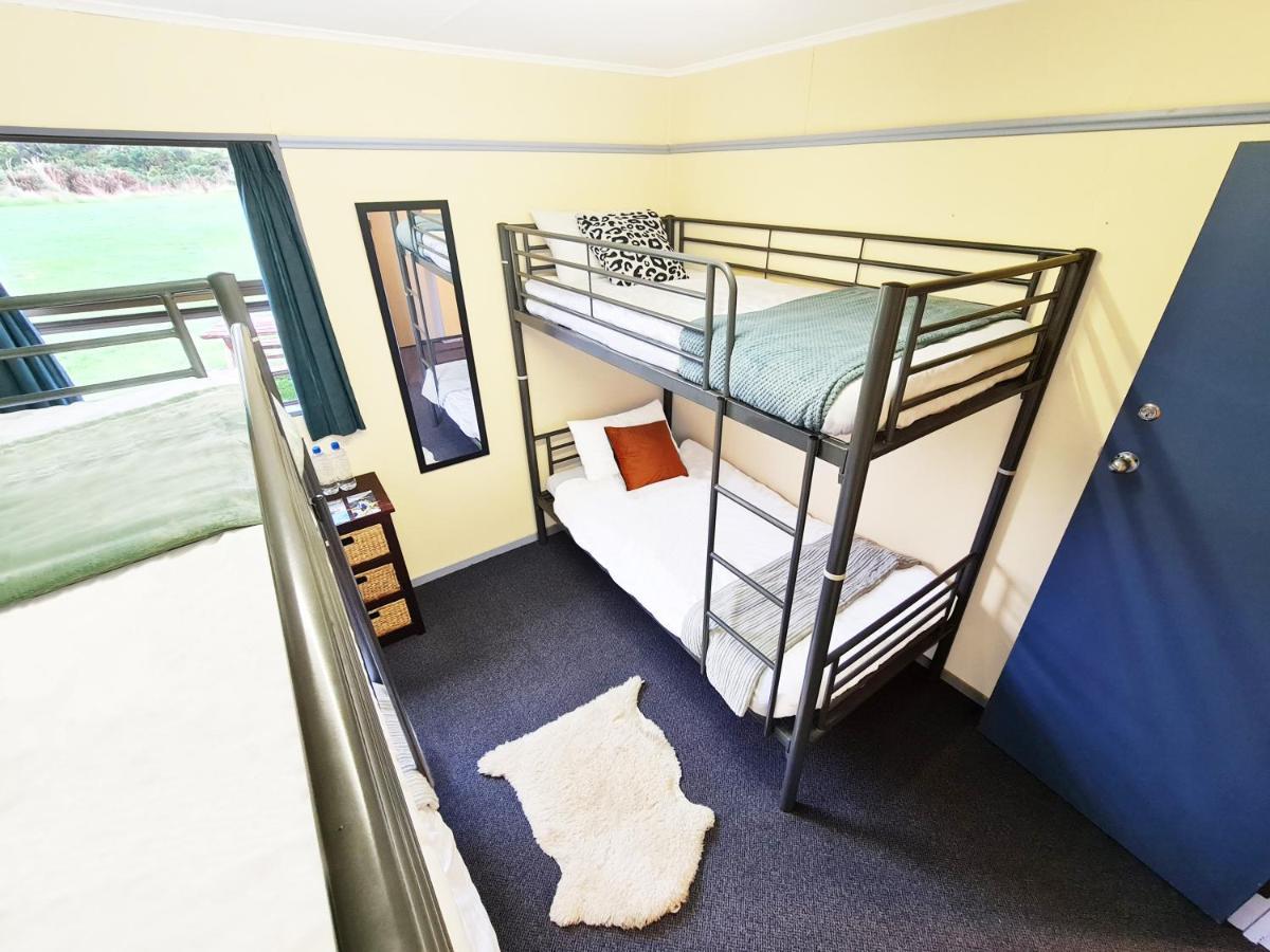 Rarakau Lodge Tuatapere Екстер'єр фото