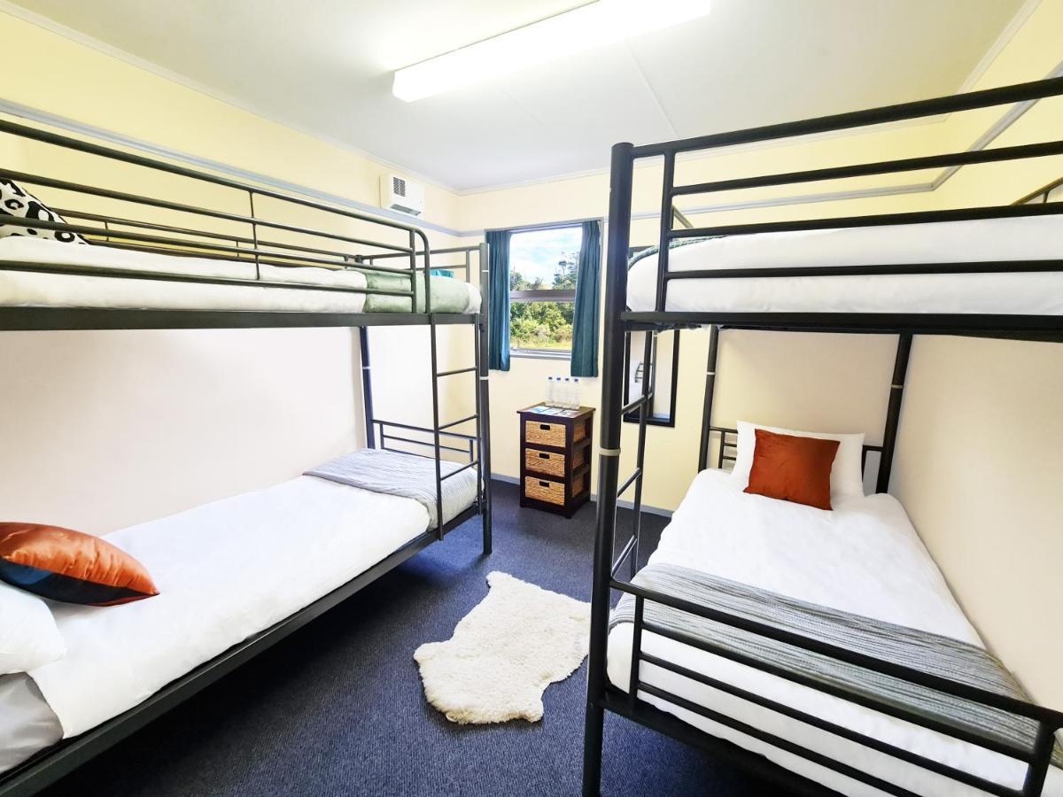 Rarakau Lodge Tuatapere Екстер'єр фото