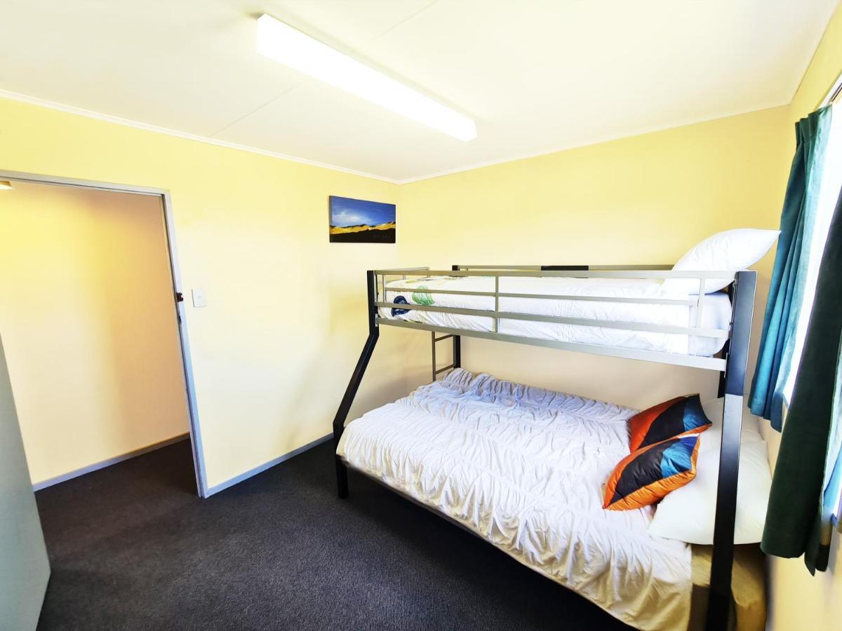 Rarakau Lodge Tuatapere Екстер'єр фото